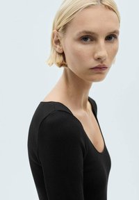 Mango Denní šaty - black