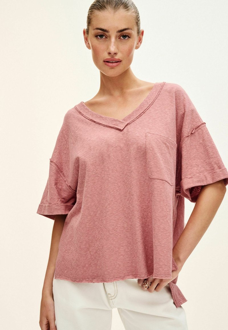Next V-NECK TALL - Pamata T-krekls - rose pink