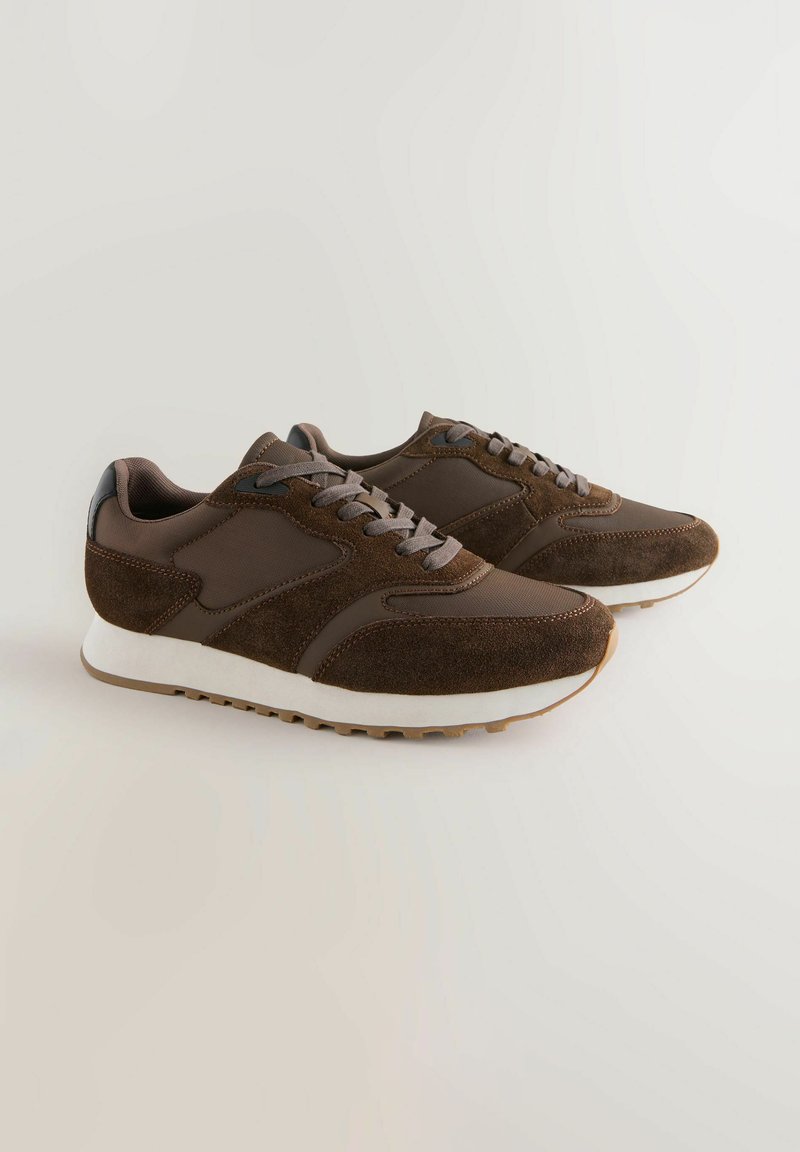 Next REGULAR FIT - SMART RUNNERS WITH TRIM - Sneakers basse - brown ...