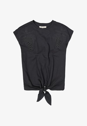 T-shirt noir à coupe ample, manches courtes et détail nœud à l'avant. Présente des motifs floraux brodés sur les épaules.