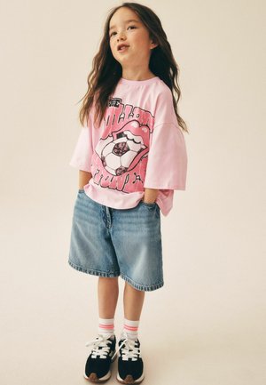 Next, REGULAR FIT - THE ROLLING STONES BAND T-SHIRT . - Tričko s potlačou - pink football