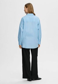 Selected Femme Bluza z gumbi - cashmere blue