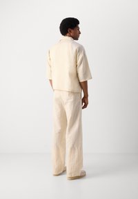 Heathe OLAITAN SET - Košeľa - beige