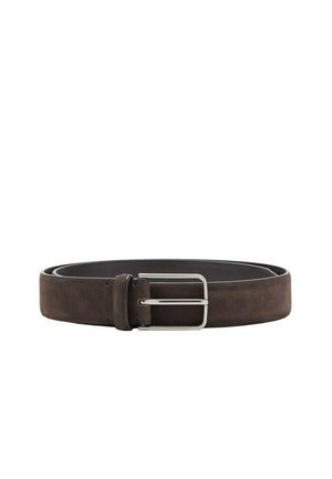 Ceinture en cuir marron foncé avec une boucle rectangulaire en argent, enroulée avec la boucle fermée, présentée sur un fond blanc.