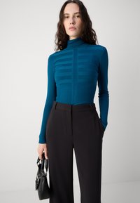 Morgan MENTOS - Strikkegenser - bleu canard
