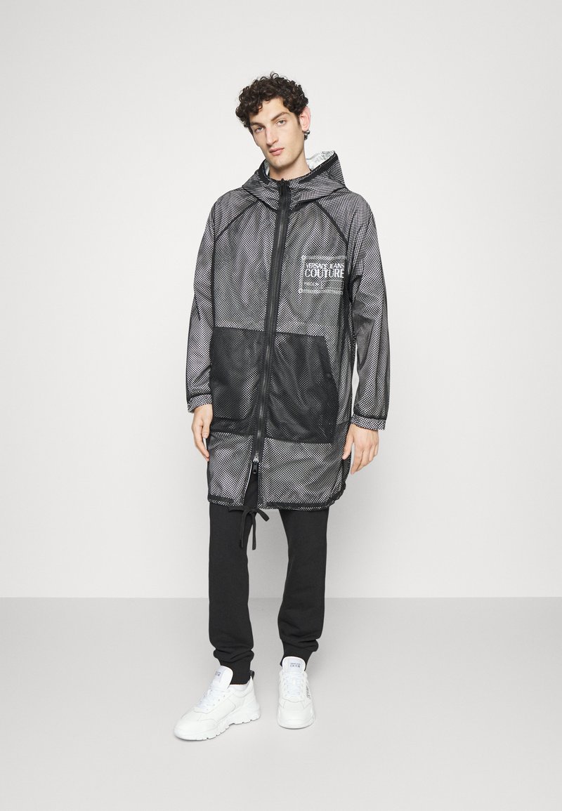Herren Trenchcoats | Versace Jeans Couture 5D DIAGONAL LOGO Parka white/weiß - UF03848 Herren Trenchcoats | Versace Jeans Couture 5D DIAGONAL LOGO Parka white/weiß - UF03848