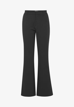 Melnas platas bikses, kas izgatavotas no gludas auduma, ar piegrieztu jostu, priekšējiem kabatām un elegantu, minimālistisku dizainu.