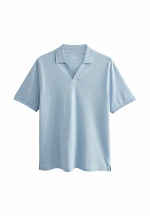 Polo à manches courtes bleu clair avec un col en V fendu et de petites fentes latérales, posé à plat sur un fond blanc.