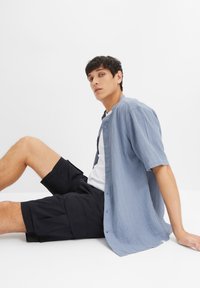 bonprix STRETCH BERMUDA REGULAR FIT - Short - black