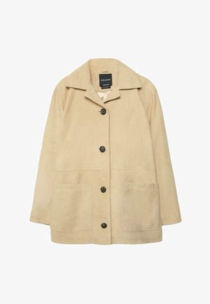 Bež usnjena jakna s štirimi temnimi gumbi, dvema sprednjima žepoma in širokim ovratnikom, položena na ravno belo ozadje.