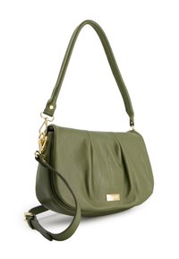 Groene leren handtas met een ronde vorm, geplooide details, gouden hardware en een afneembare schouderriem. De gestructureerde afwerking benadrukt het uiterlijk.