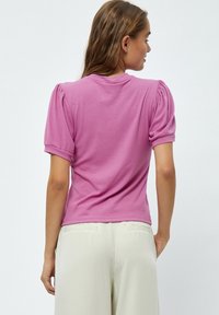 Minus MIJOHANNA TEE - Camiseta básica - super pink