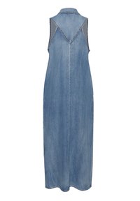 Ujjatlan hosszú farmer ruha V-alakú hátrészlettel és gallérral, hátulról fehér háttéren bemutatva.