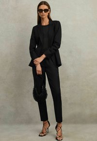 Reiss Püksid - black