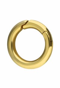 Goudkleurige ronde metalen ring met een naadloos ontwerp, voorzien van een gladde, gepolijste afwerking en een lichte opening voor veelzijdigheid.