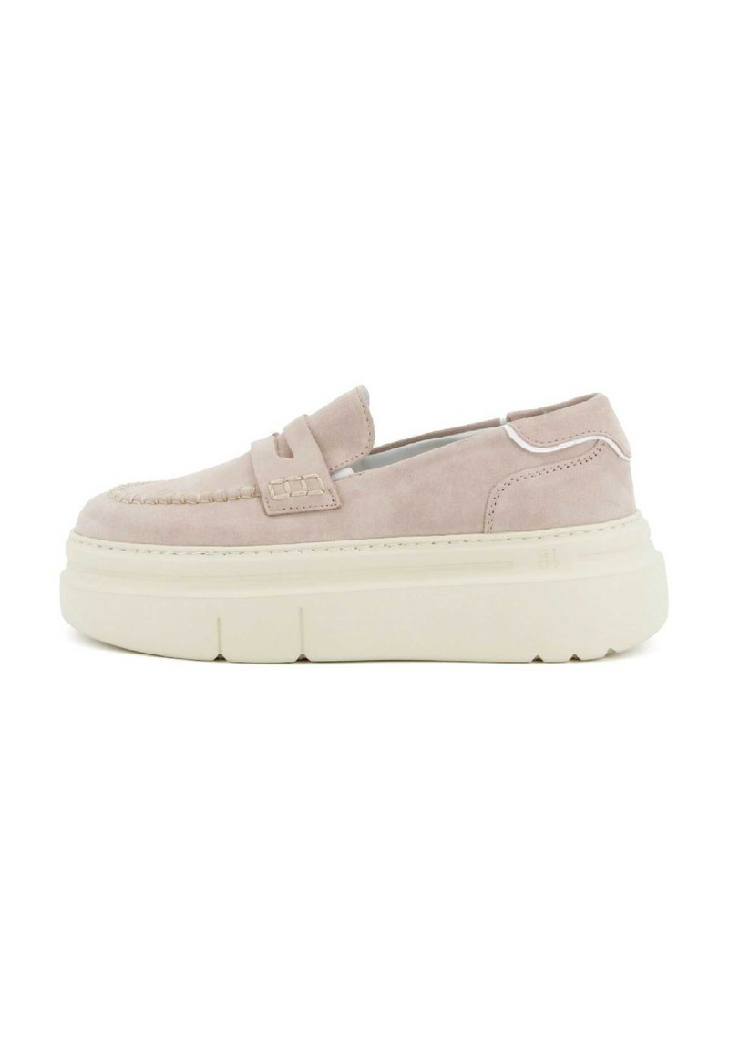 Scarpe slip-on in suede rosa chiaro con suola piattaforma bianca spessa, caratterizzate da un dettaglio cucito e una piccola fascia sulla tomaia.