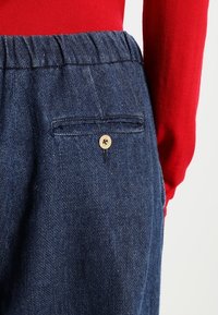 Kings Of Indigo Tygbyxor - dark blue