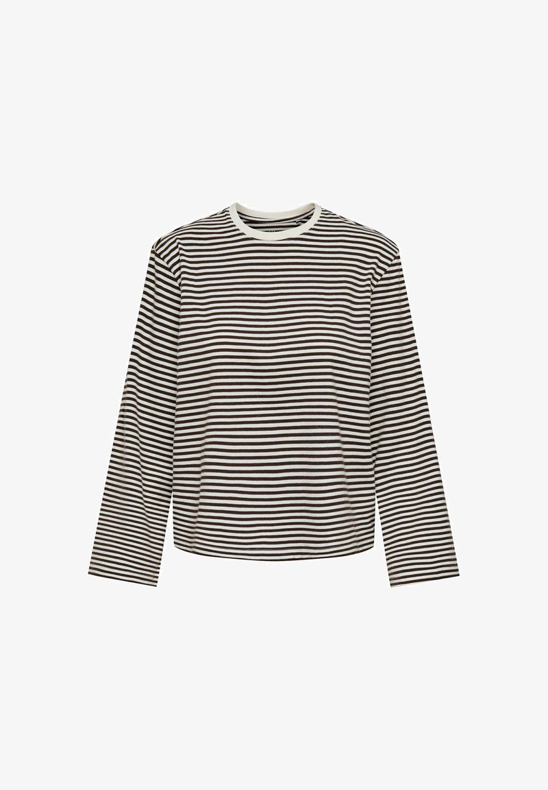 Chemise à manches longues avec des rayures horizontales noires et blanches et un col rond blanc sur fond uni.
