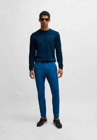 BOSS MOMENTUM - Pulover - open blue thirtyfour
