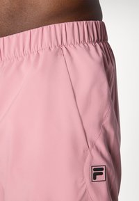 Fila SHORTS ZAYN - Sports shorts - lilas