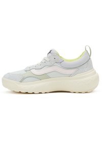 Unselected, light yellow multi