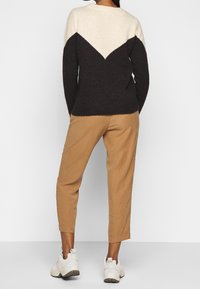 Vero Moda Petite Sweter