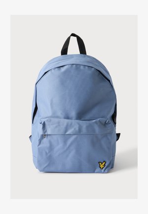 Svetlomodrý batoh s predným vreckom na zips, čiernym horným úchytom a malým žlto-čiernym logom vtáka v pravom dolnom rohu.
