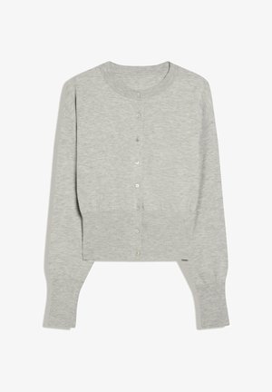 Hellgraue, kurz geschnittene Strickjacke mit Rundhalsausschnitt, langen Ärmeln und einer vorderen Knopfleiste mit kleinen Knöpfen.