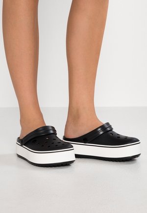 Crocs Klapki płaskie