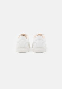 Selected Homme SLHDAVID CHUNKY TRAINER NOOS - Sportcipő - white