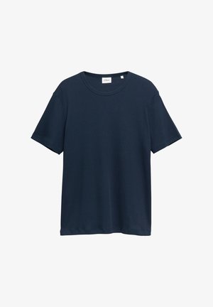 Marineblaues T-Shirt mit kurzen Ärmeln und Rundhalsausschnitt mit s.Oliver Markenlabel am Halsausschnitt, auf weißem Hintergrund dargestellt.