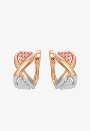 Náušnice v tvare skrúteného kruhu z ružového zlata a striebra, s hromadami perlových korálikov v ružovej a bielej farbe na bielom pozadí.