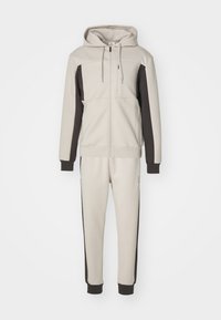 Seleccionado, silver lining/phantom