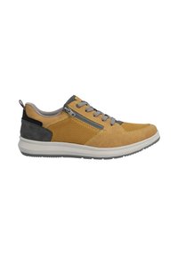 Men's sneakers in yellow-brown leather with gray accents. Features a textured mesh panel, gray laces, and a side zipper. White sole.