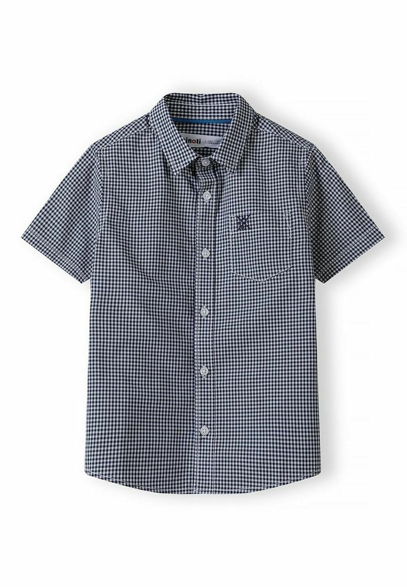 Chemise à manches courtes boutonnée avec motif vichy bleu marine et blanc et une petite poche poitrine avant sur fond blanc.