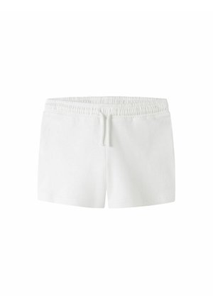 Białe szorty z elastycznym pasem ze ściągaczem, o prostym kroju i luźnym fasonie, odpowiednie do codziennego noszenia lub uprawiania sportu.