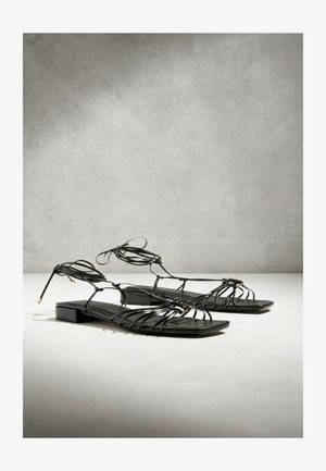 Next, REGULAR FIT - N. PREMIUM LEATHER SQUARE TOE HARDWARE ANKLE WRAP SANDALS . - Sandále - black