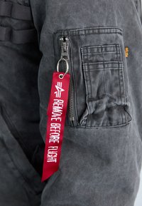 Alpha Industries COMBAT - Μπουφάν τύπου bomber - black