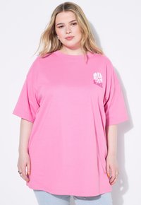 Studio Untold HALBARM - Printtipaita - pink