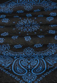 MSTRDS Tørklæde - black /royal