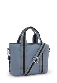 Piccola borsa a tracolla in tessuto blu con due manici superiori e una tracolla regolabile a righe. Caratterizzata da semplici elementi in metallo argentato e una superficie morbida.