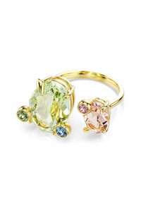 Guld ring med to ovale ædelstene: en stor lys grøn midtersten, med små blå, grønne og pink accentsten på hver side.