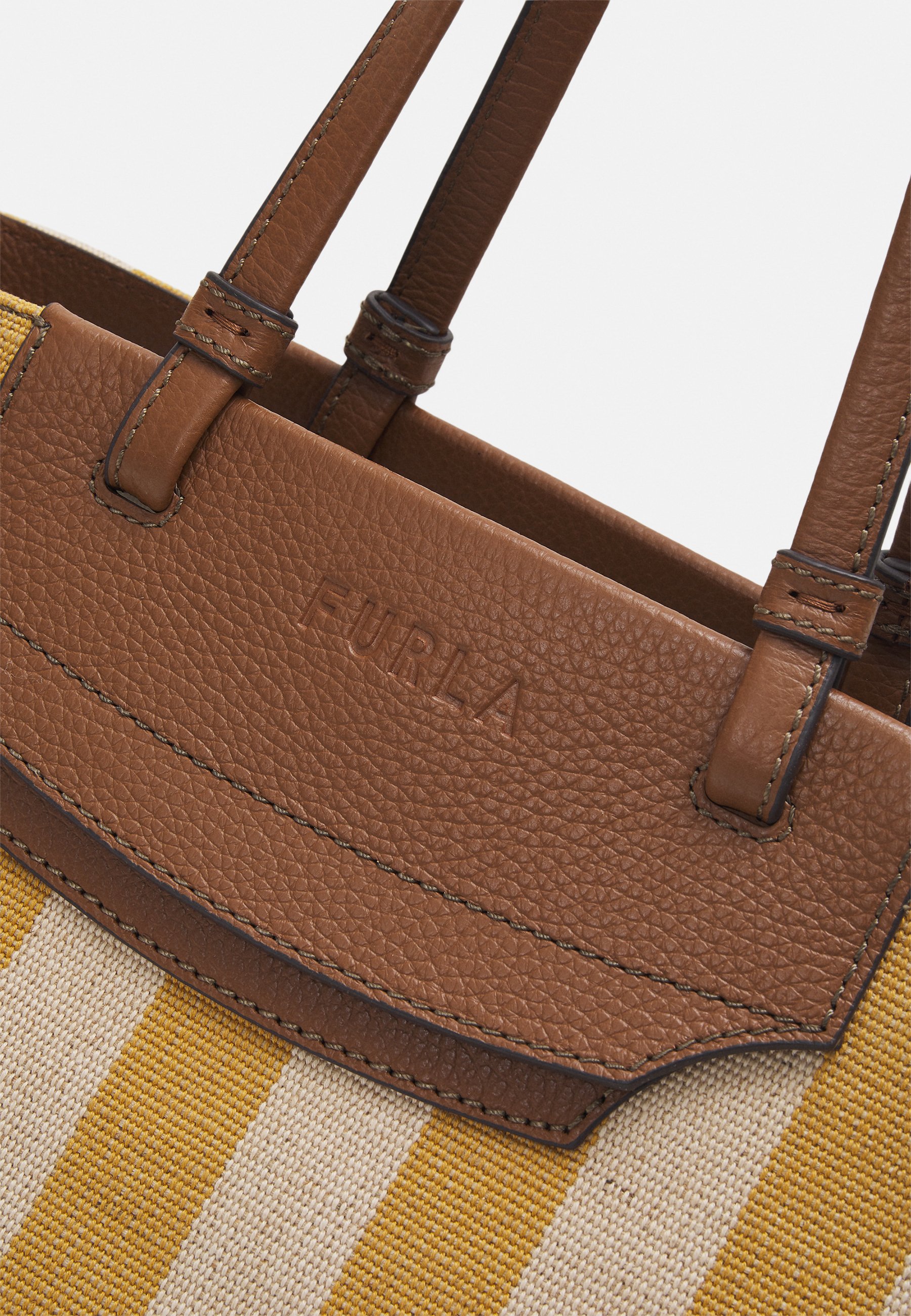 大人気 ☆FURLA☆ MERAVIGLIA Tote M トート TONI GIRASOLE♪ 大人気 ☆FURLA☆ MERAVIGLIA Tote M トート TONI GIRASOLE