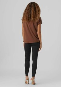 Vero Moda VMAVA PLAIN - T-Shirt basic - cocoa brown