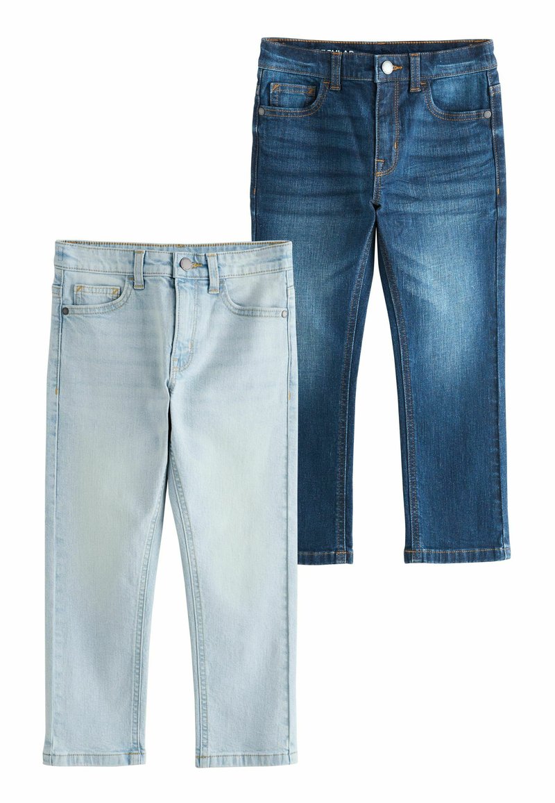 Deux paires de jeans en denim : une bleu clair avec une coupe droite et une bleu foncé avec une coupe slim. Les deux présentent un style classique à 5 poches.