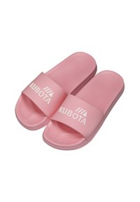 Różowe gumowe klapki z teksturowanym wnętrzem i szerokim paskiem, na którym wyraźnie wytłoczono "KUBOTA" na białym tle.