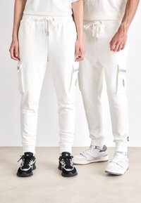 Carlo Colucci PANT UNISEX - Cargobroek - off-white