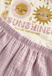 Next SET  - REGULAR FIT - Shorts - lilac purple