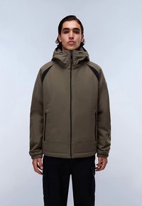Veste à capuche vert olive avec accents noirs, en tissu lisse, dotée d'une fermeture éclair frontale, de deux poches latérales et d'une coupe décontractée.
