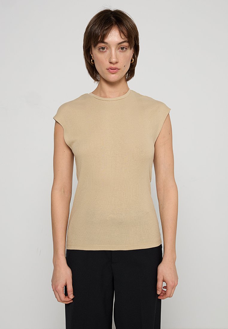 closed T-shirt basic beige closed T-shirt basic beige